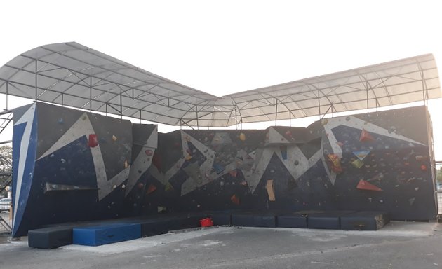 Foto de Muro de Escalada "Estadio Modelo Alberto Spencer"