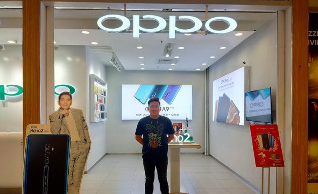 Photo of OPPO Tesco Bertam Concept Store