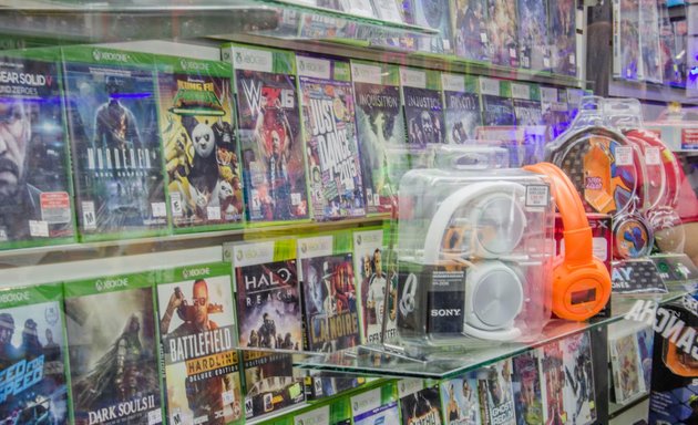 Foto de Tienda de Juegos - GAME STOP