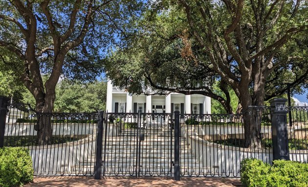 Photo of Texas Governor's Mansion