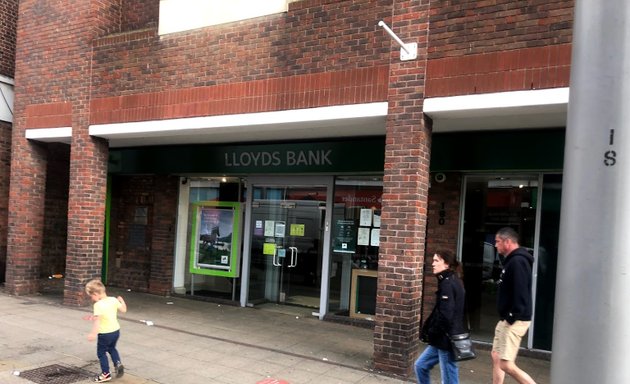 Photo of Lloyds Bank