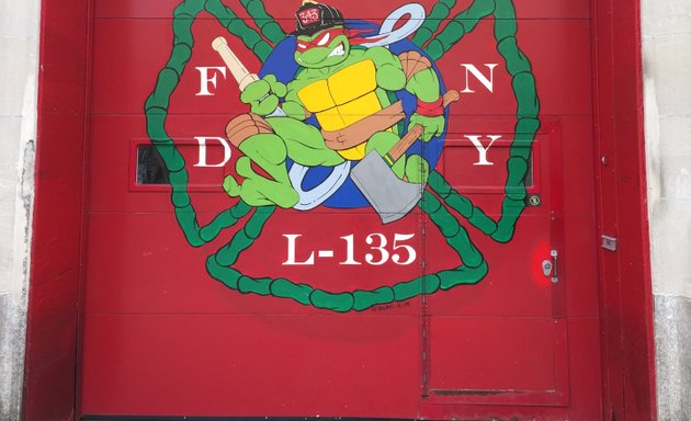 Photo of FDNY Engine 286/Ladder 135