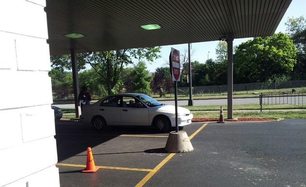 Photo of Secretary of State Drivers Service Facility