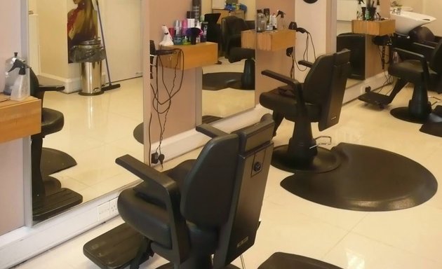 Photo of Vali Barbers