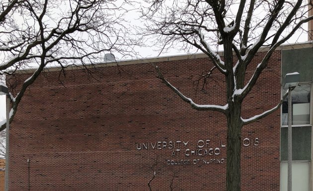 Photo of UIC College of Nursing