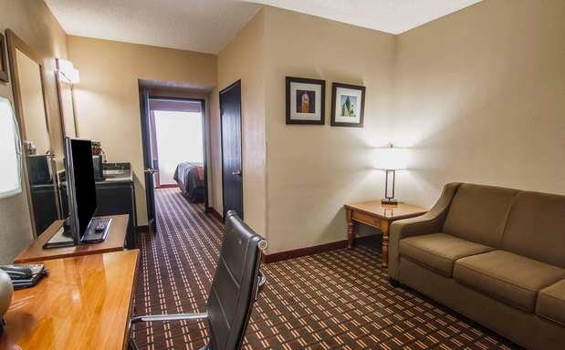 Photo of Quality Inn & Suites I-35 E/Walnut Hill