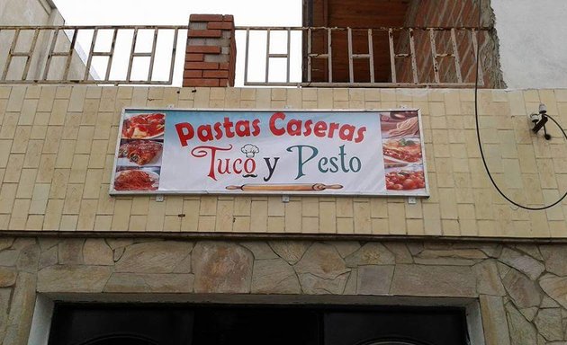 Foto de fabrica de pasta tuco y pesto