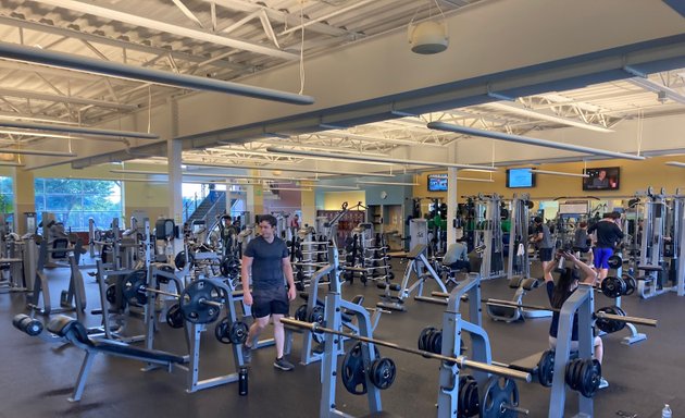 Photo of Gold's Gym San Antonio Medical Center