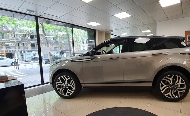 Photo de NEUBAUER LAND ROVER JAGUAR Boulogne Billancourt