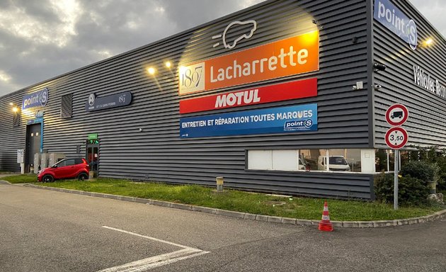 Photo de 1807 Lacharrette | Toulouse - voiture d’occasion et solutions de mobilité