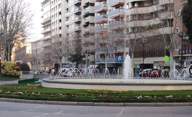 Foto de Fuente de la Plaza Benjamin Palencia