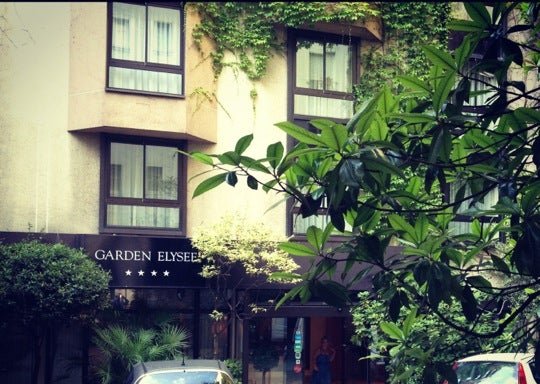 Photo de Hôtel Garden Elysée