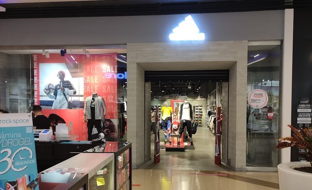 Foto de adidas Store Mall Plaza Manizales