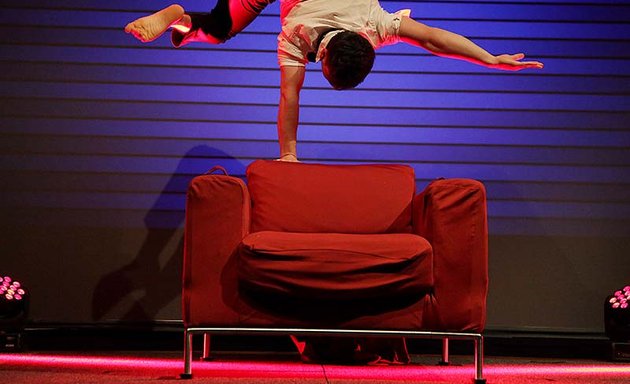 Foto von Andalousi Elakel - Handstand Show Act