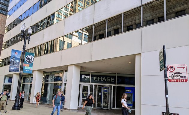 Photo of Chase Bank