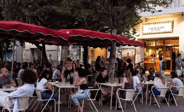 Photo de La Baleine – cinéma et bistrot