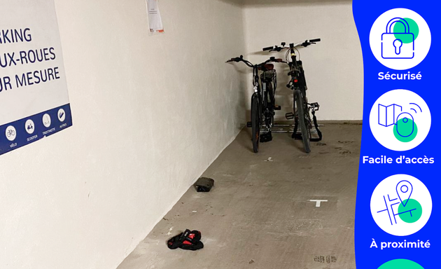 Photo de 12.5 parking vélo - scooter - moto - Docteur Finlay