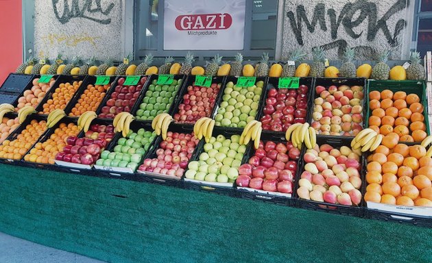 Foto von Düzgün Supermarkt