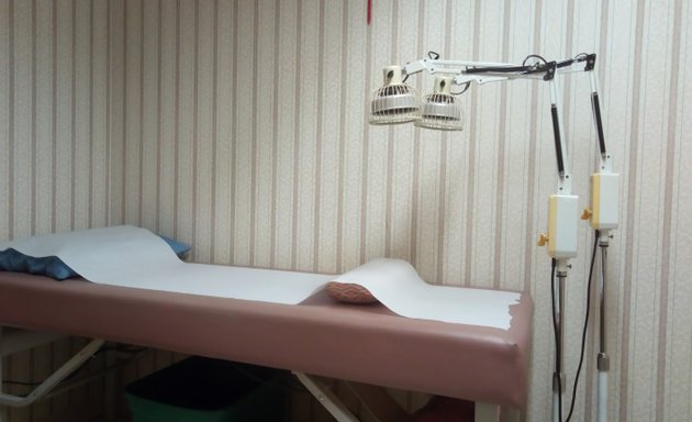 Photo of Dr. Qin's Acupuncture Office